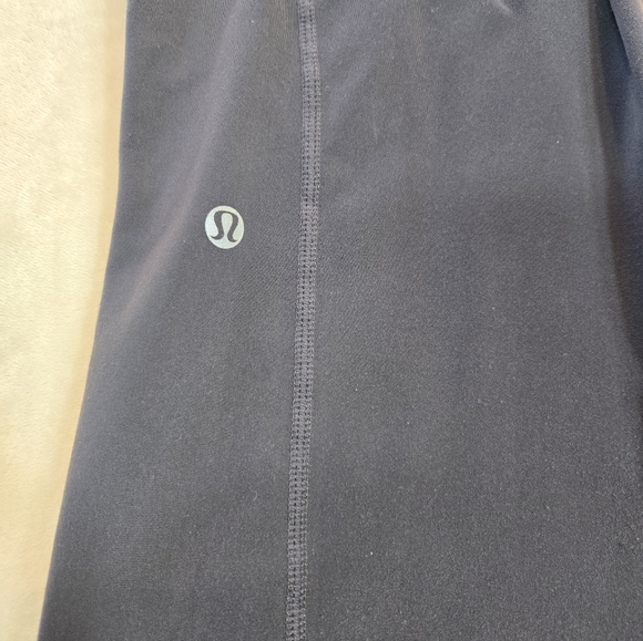 Lulu Lemon Rare Floral Print 2015 Jacket And Other Free Items - Picture 14 of 15